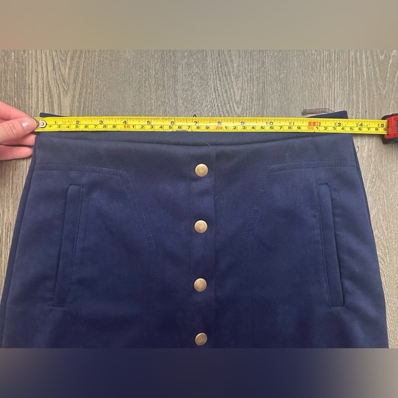 BOUTIQUE SHOE FLY B ORIGINAL SUEDE BUTTON FRONT NAVY SKIRT - Size Small SKU:170 - Picture 5 of 5